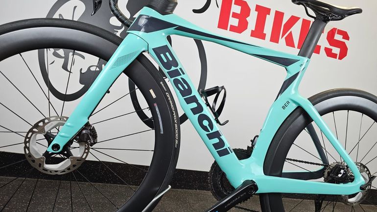 Used Bianchi Oltre Comp Ultegra Di2 2023 2023 Road & Gravel, Blue — image 6 of 33