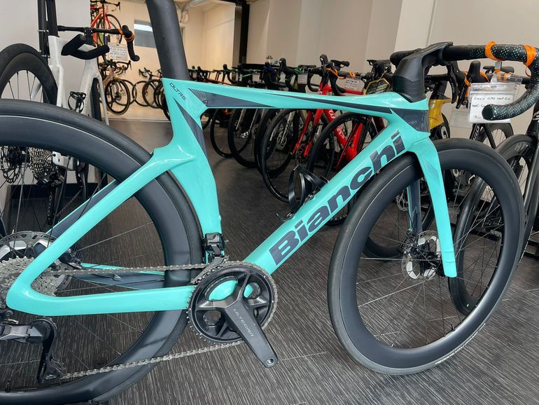 Used Bianchi Oltre Comp Ultegra Di2 2023 2023 Road & Gravel, Blue — image 32 of 33