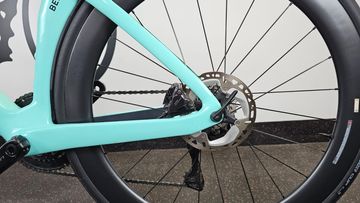 Used Bianchi Oltre Comp Ultegra Di2 2023 2023 Road & Gravel, Blue — image 5 of 33