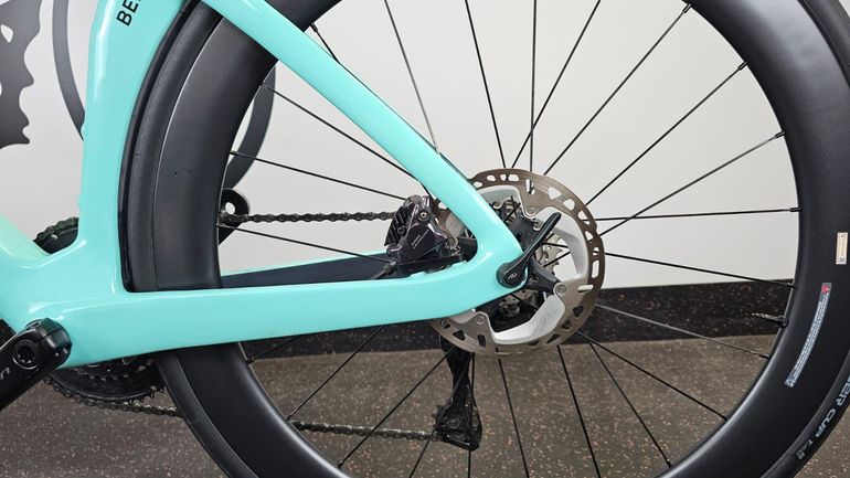 Used Bianchi Oltre Comp Ultegra Di2 2023 2023 Road & Gravel, Blue — image 5 of 33