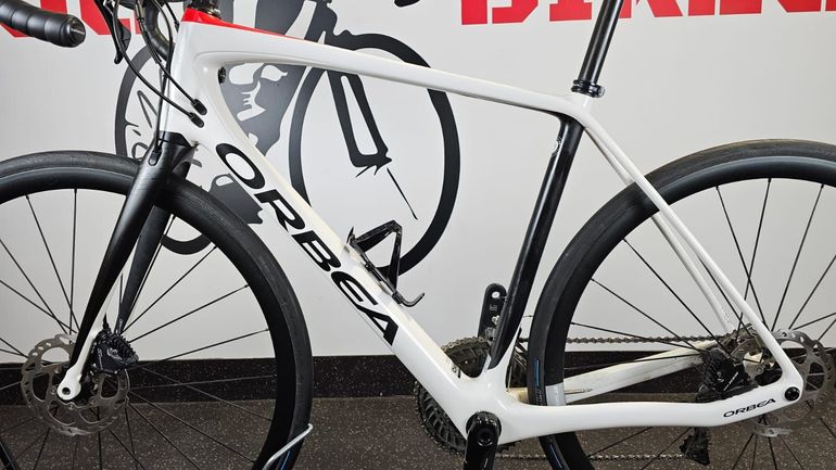 Used Orbea M30 Team-D Disc 2020 2020 Road & Gravel, White — image 7 of 21