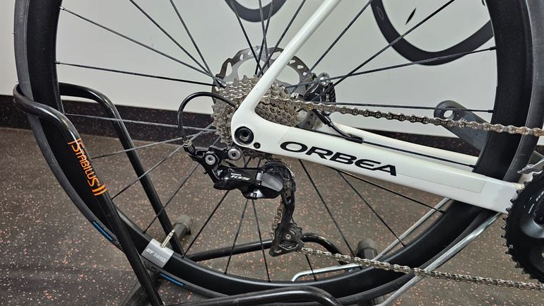 Used Orbea M30 Team-D Disc 2020 2020 Road & Gravel, White — image 16 of 21