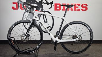 Used Orbea M30 Team-D Disc 2020 2020 Road & Gravel, White — image 2 of 21