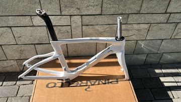 Used Pinarello Dogma F 2025 Road & Gravel, White — image 5 of 5