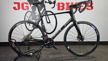 Used Superior X-ROAD Team Comp 2024 2024 Road & Gravel, Green — image 1 of 24