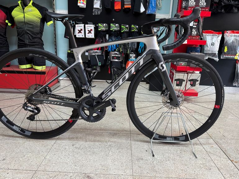 Used Scott Foil 20 2021 2021 Road & Gravel, Light Gray — image 1 of 7