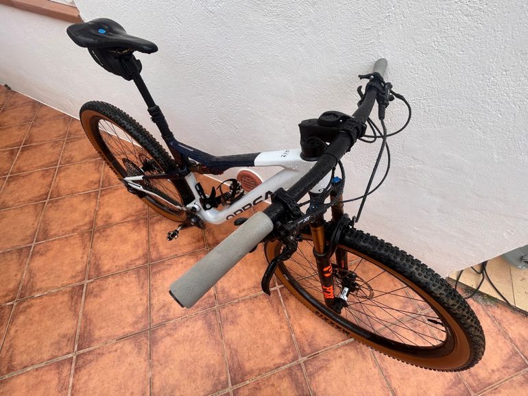 Used Orbea OIZ M10 2024 2024 Mountainbike, White, 29 — image 3 of 3