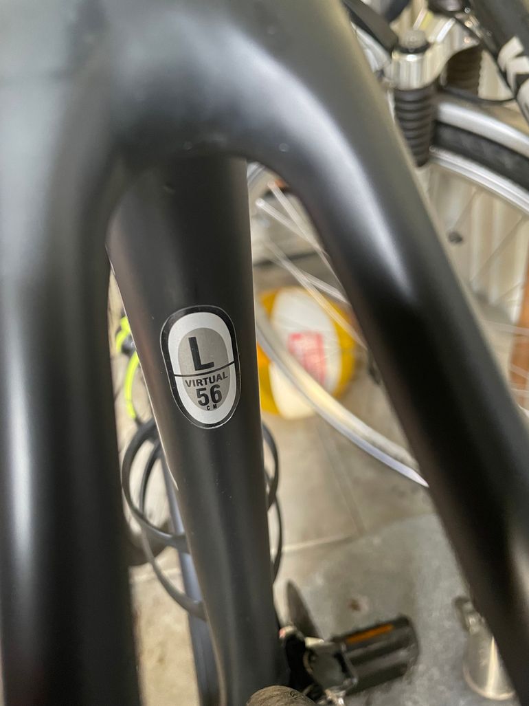 Used Scott Addict 10 disc 2018 2018 Road & Gravel, Black — image 6 of 10