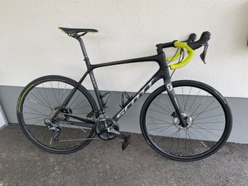 Used Scott Addict 10 disc 2018 2018 Road & Gravel, Black — image 2 of 10