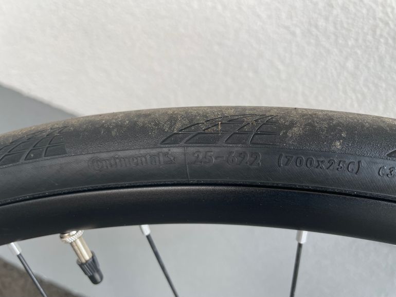 Used Scott Addict 10 disc 2018 2018 Road & Gravel, Black — image 7 of 10