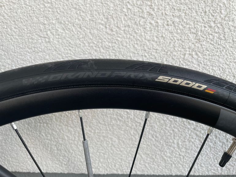 Used Scott Addict 10 disc 2018 2018 Road & Gravel, Black — image 8 of 10