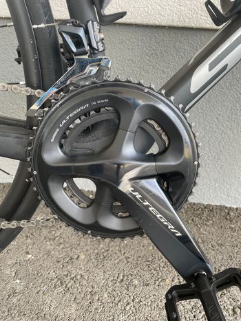 Used Scott Addict 10 disc 2018 2018 Road & Gravel, Black — image 3 of 10