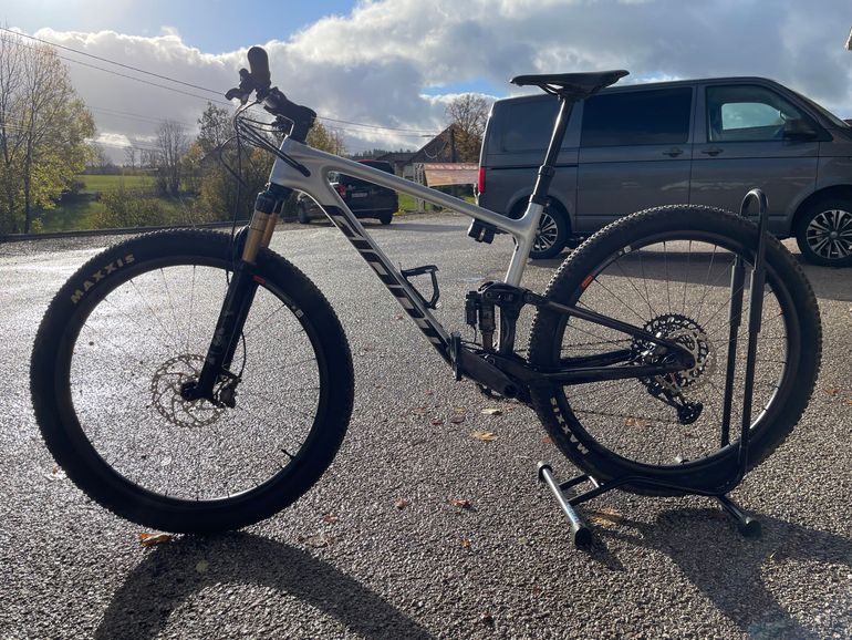 Used Giant Anthem Advanced, Pro 29 1 2023 2023 Mountainbike, Light Gray, 29 — image 2 of 4