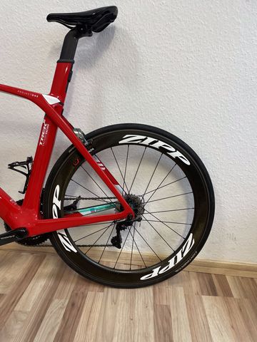 Used Trek Madone SL 6 2019 2019 Road & Gravel, Red — image 8 of 22
