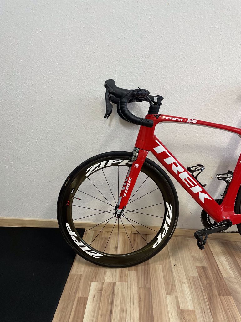Used Trek Madone SL 6 2019 2019 Road & Gravel, Red — image 6 of 22