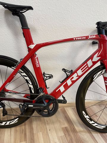 Used Trek Madone SL 6 2019 2019 Road & Gravel, Red — image 3 of 22