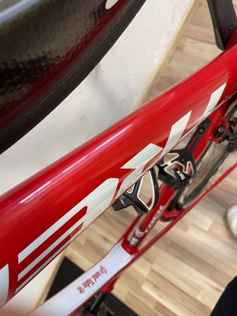Used Trek Madone SL 6 2019 2019 Road & Gravel, Red — image 10 of 22