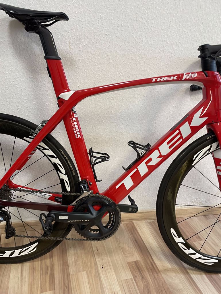 Used Trek Madone SL 6 2019 2019 Road & Gravel, Red — image 1 of 22
