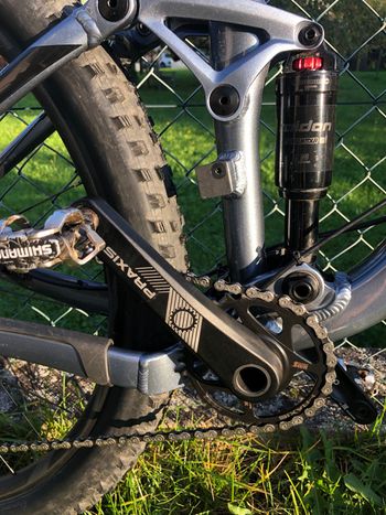 Used Giant Stance Shimano Deore 2024 Mountainbike, Light Gray — image 5 of 9