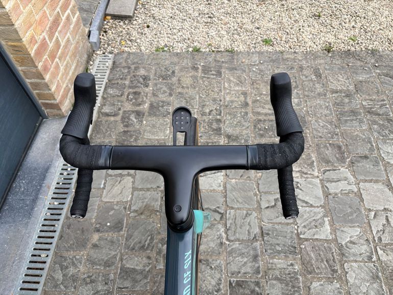 Used Canyon Aeroad CF SLX 7 eTap 2023 2023 Road & Gravel, Green — image 10 of 12