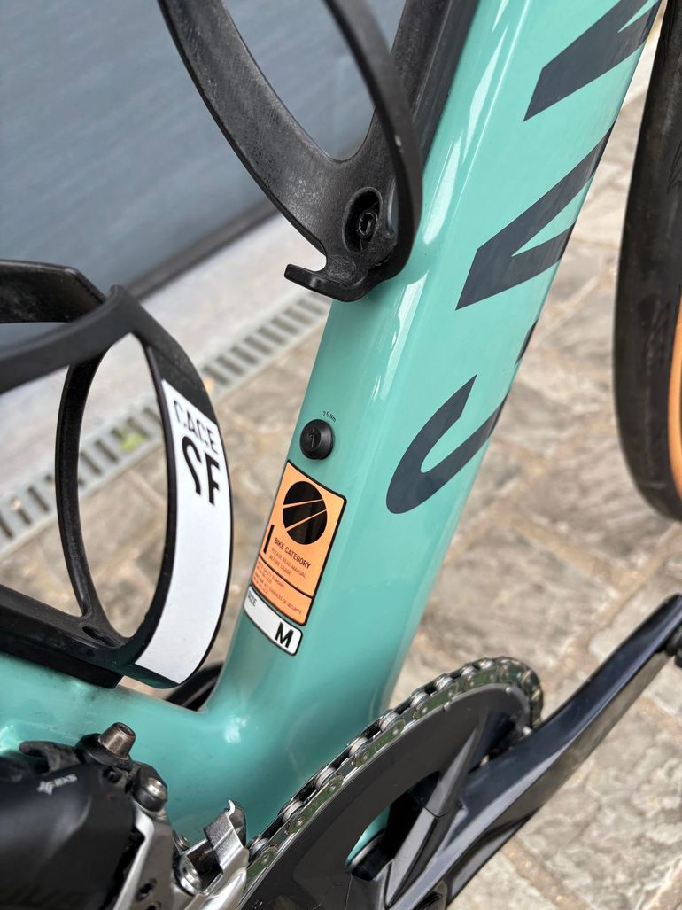 Used Canyon Aeroad CF SLX 7 eTap 2023 2023 Road & Gravel, Green — image 8 of 12