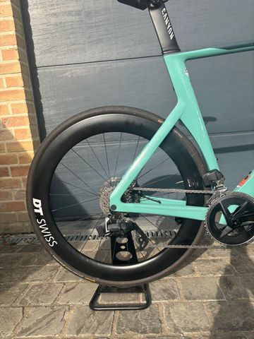 Used Canyon Aeroad CF SLX 7 eTap 2023 2023 Road & Gravel, Green — image 4 of 12