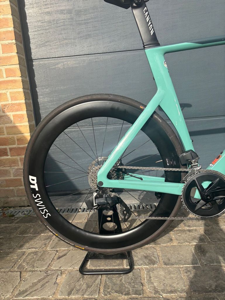 Used Canyon Aeroad CF SLX 7 eTap 2023 2023 Road & Gravel, Green — image 4 of 12