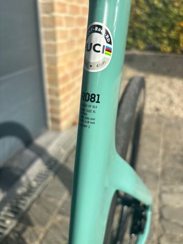 Used Canyon Aeroad CF SLX 7 eTap 2023 2023 Road & Gravel, Green — image 11 of 12