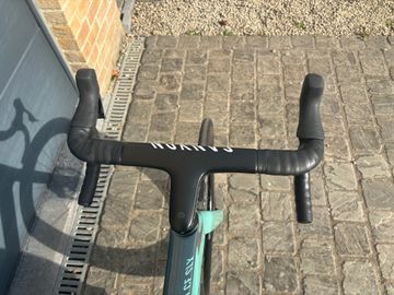 Used Canyon Aeroad CF SLX 7 eTap 2023 2023 Road & Gravel, Green — image 7 of 12
