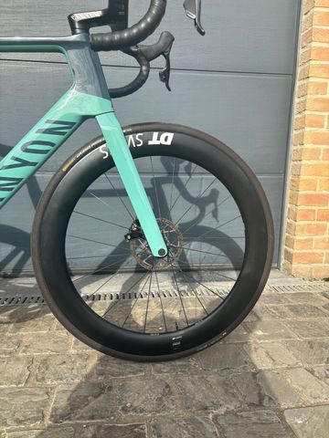 Used Canyon Aeroad CF SLX 7 eTap 2023 2023 Road & Gravel, Green — image 2 of 12