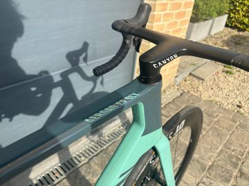 Used Canyon Aeroad CF SLX 7 eTap 2023 2023 Road & Gravel, Green — image 8 of 12