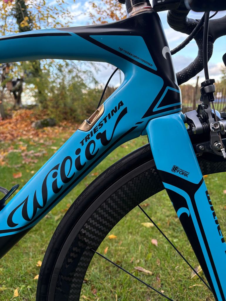 Used Wilier Cento1SR 2016 Road & Gravel, Blue — image 8 of 9