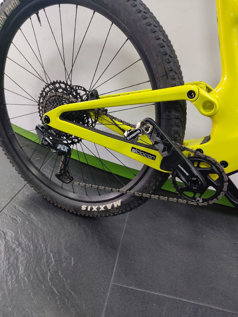 Used Scott Spark RC Comp 2022 2022 Mountainbike, Orange, 29 — image 3 of 4