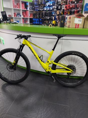 Used Scott Spark RC Comp 2022 2022 Mountainbike, Orange, 29 — image 2 of 4