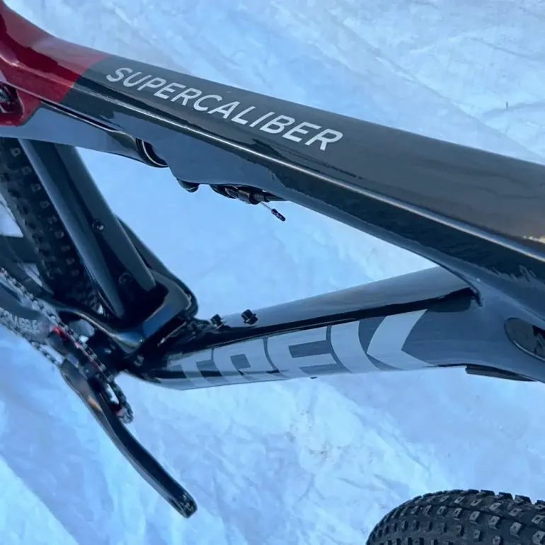 Used Trek Supercaliber Shimano Deore XT 2023 Mountainbike, Black — image 13 of 22