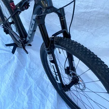 Used Trek Supercaliber Shimano Deore XT 2023 Mountainbike, Black — image 14 of 22