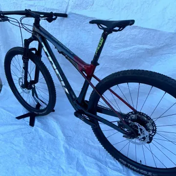 Used Trek Supercaliber Shimano Deore XT 2023 Mountainbike, Black — image 6 of 22