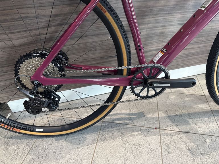 Used Cannondale SUPERSIX EVOSE 2025 Road & Gravel, Red — image 3 of 3