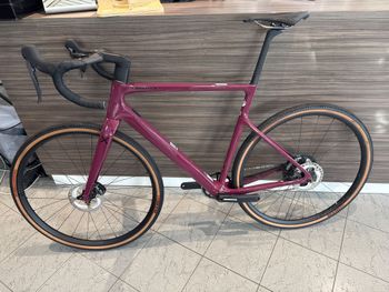 Used Cannondale SUPERSIX EVOSE 2025 Road & Gravel, Red — image 2 of 3