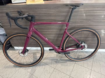 Used Cannondale SUPERSIX EVOSE 2025 Road & Gravel, Red — image 2 of 3