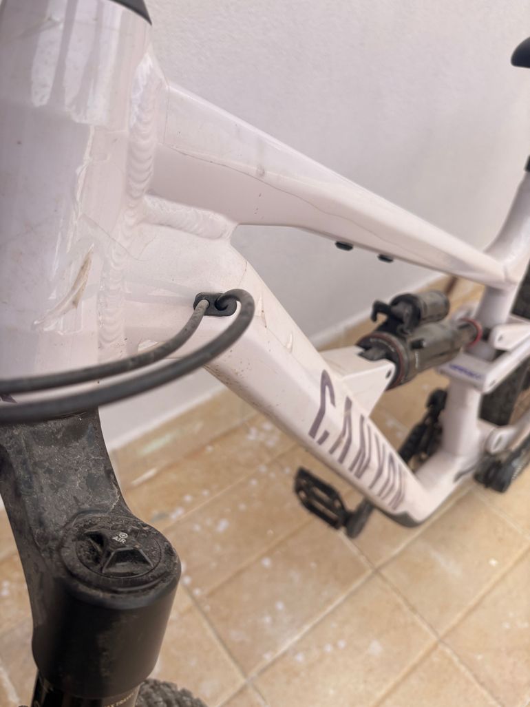Used Canyon Torque Park AL 6 2024 2024 Mountainbike, White, 27.5 — image 5 of 7