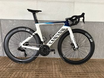 Used Canyon Aeroad CFR Disc Di2 2023 2023 Road & Gravel