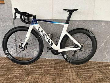 Used Canyon Aeroad CFR Disc Di2 2023 2023 Road & Gravel, White — image 8 of 11