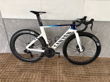 Used Canyon Aeroad CFR Disc Di2 2023 2023 Road & Gravel, White — image 11 of 11