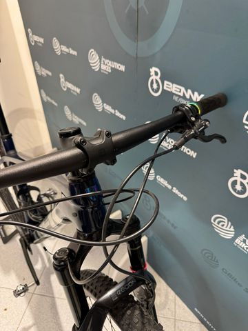 Used Trek Procaliber 9.6 2023 2023 Mountainbike, Blue, 29 — image 11 of 14