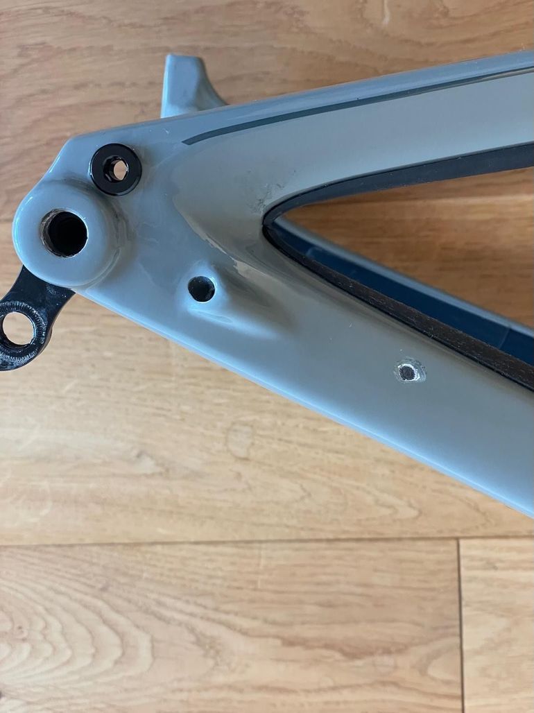 Used Ibis Ripmo V2 2022 Mountainbike, Light Gray — image 8 of 10