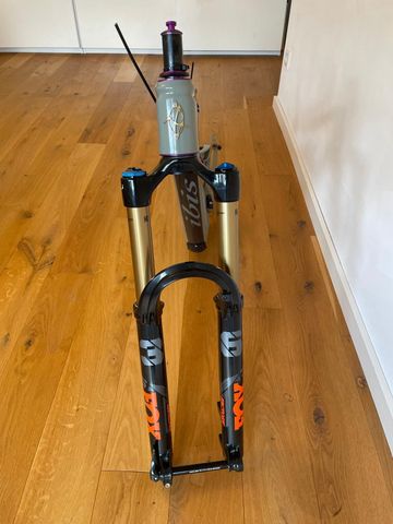Used Ibis Ripmo V2 2022 Mountainbike, Light Gray — image 10 of 10