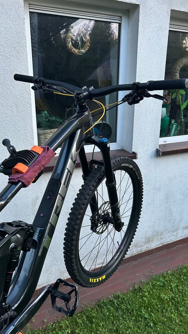 Used Trek Slash 8 2022 2022 Mountainbike, Black, 29 — image 6 of 6