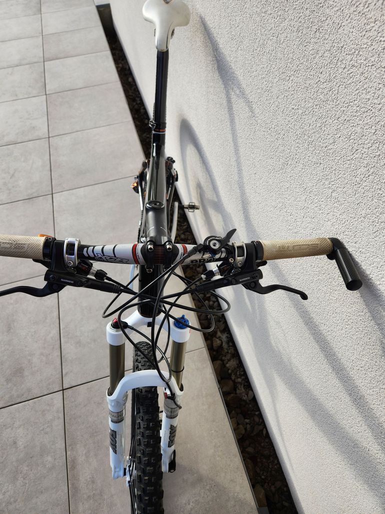 Used Scott Genius 10 2010 2010 Mountainbike, Black — image 2 of 8