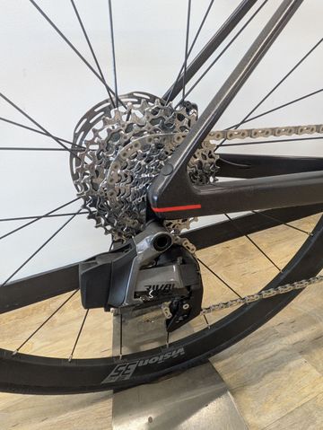 Used BMC Teammachine SLR FOUR 2023 2023 Road & Gravel, Black — image 3 of 4